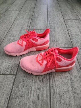 Nike Air Max Sequent 3 Women's Running Shoe Size 6.5 Hot Punch Pink